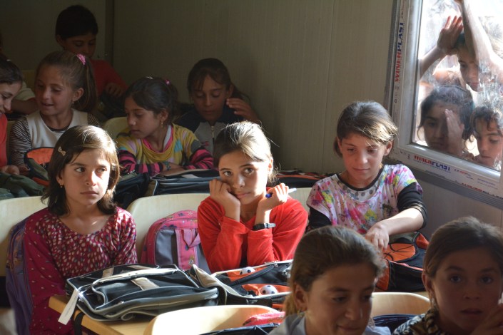 Unterstützung von Schülerinnen und Schüler im Shingal-Gebirge